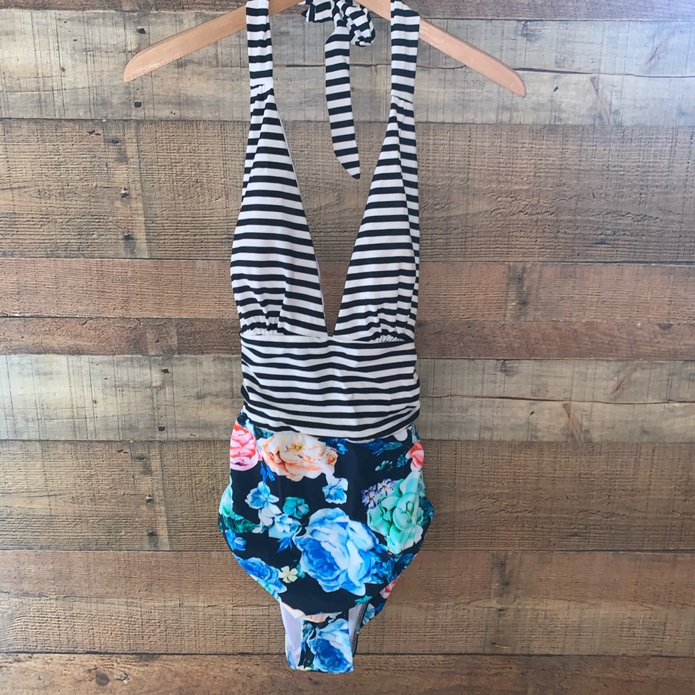 CUPSHE Swimsuit Striped Floral Medium NWT